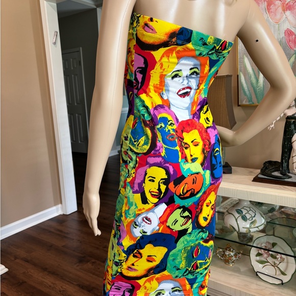 SIZZLING, SEXY, & STUNNING SUMMER DRESS IN MINT CONDITION. - Picture 6 of 8